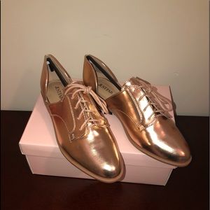 Rose gold Evora flats